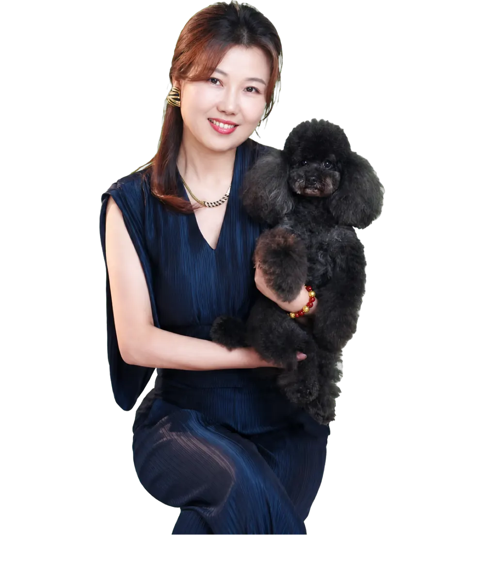校长杨建芳与宠物犬